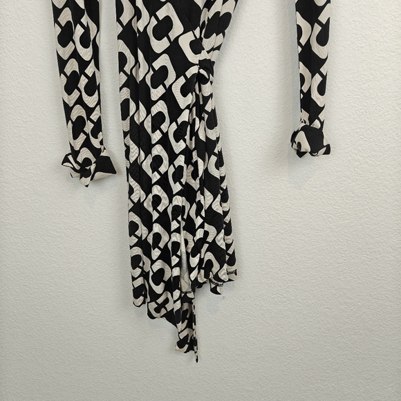 Diane von Furstenberg DVF Black White Chain Link Giant Julian Silk Wrap Dress 2 - Picture 6 of 15